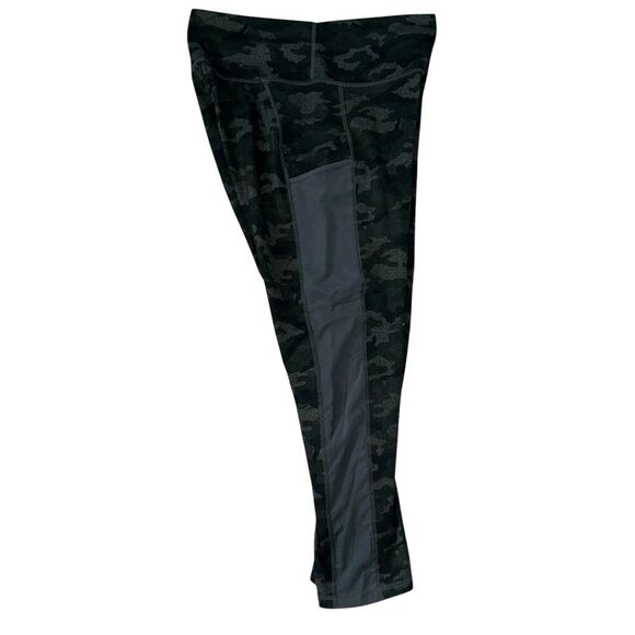 Fabletics On The Go PowerHold High Waisted Capri Legging - Picture 6 of 8